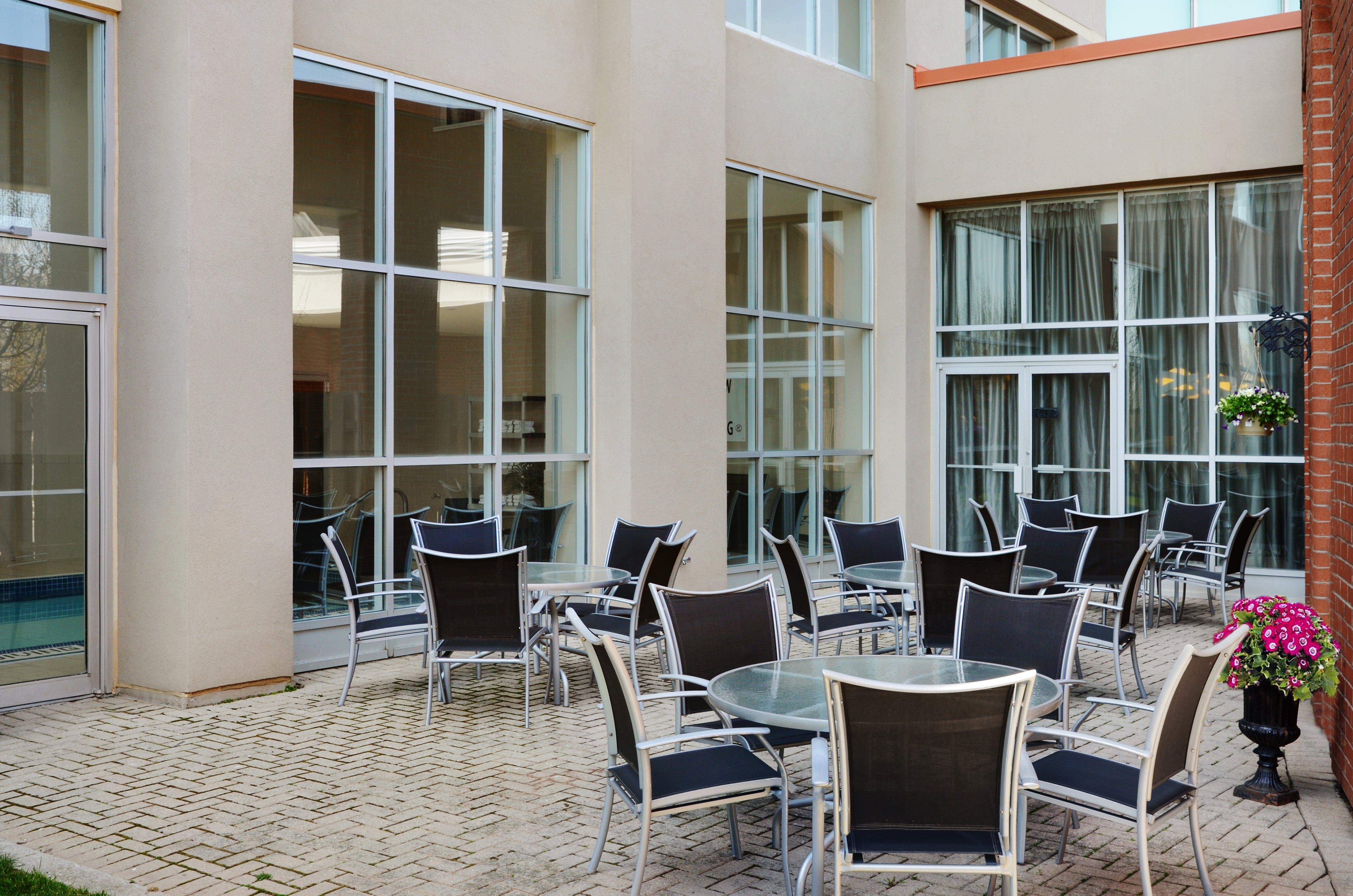 Holiday Inn Hotel & Suites London By Ihg Esterno foto