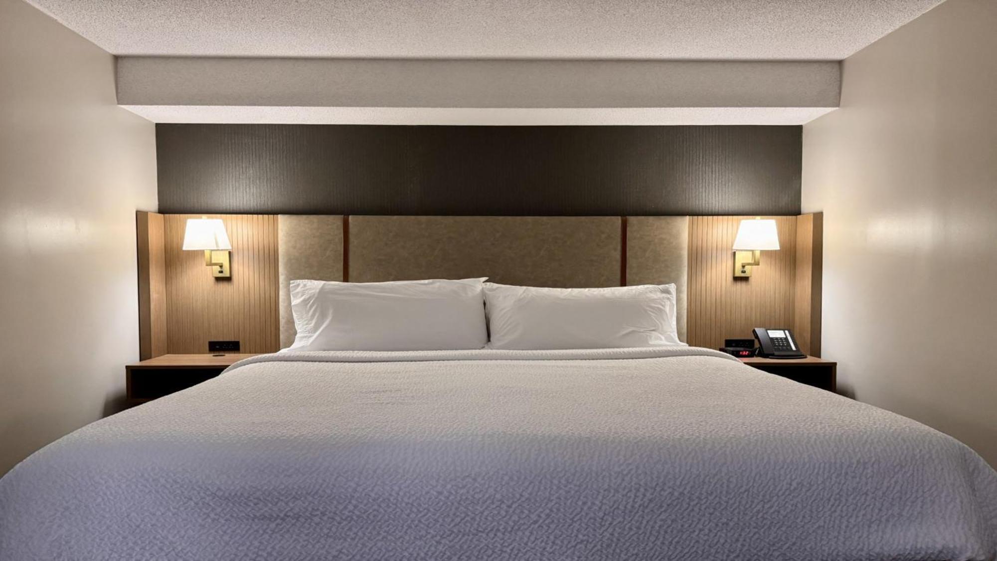 Holiday Inn Hotel & Suites London By Ihg Esterno foto