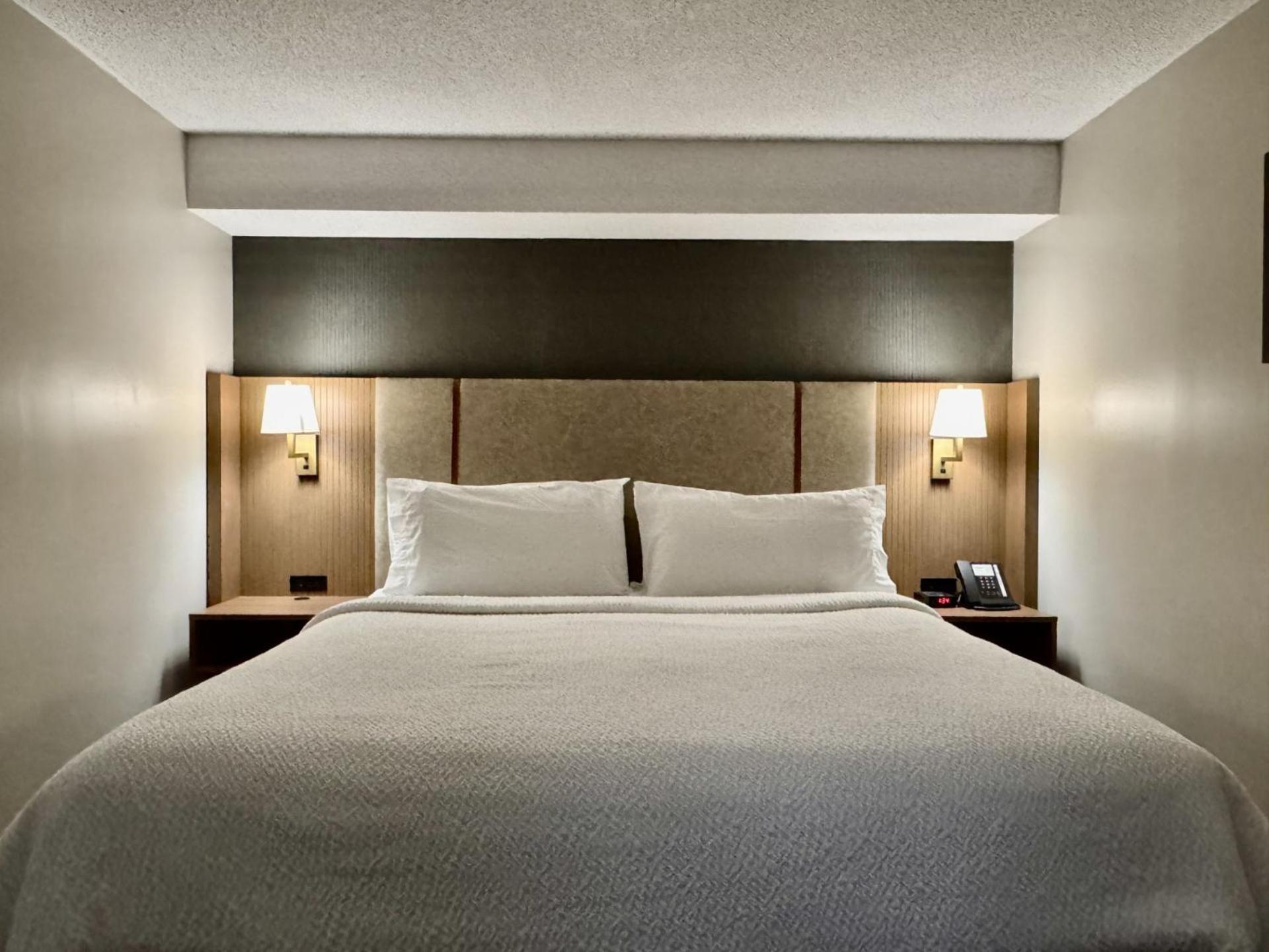Holiday Inn Hotel & Suites London By Ihg Esterno foto