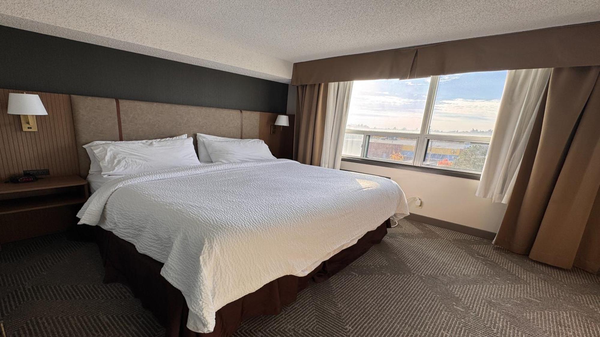 Holiday Inn Hotel & Suites London By Ihg Esterno foto