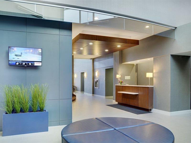 Holiday Inn Hotel & Suites London By Ihg Esterno foto