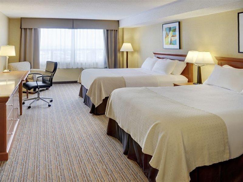 Holiday Inn Hotel & Suites London By Ihg Esterno foto